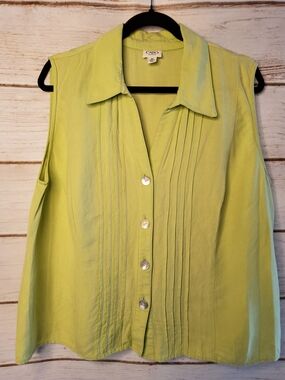 Cato Lime Green Sleeveless Button-Front Pintuck Blouse